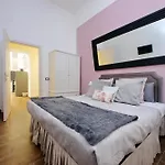 Elegant And New 3 Bedrooms Apt Near S. Peter!