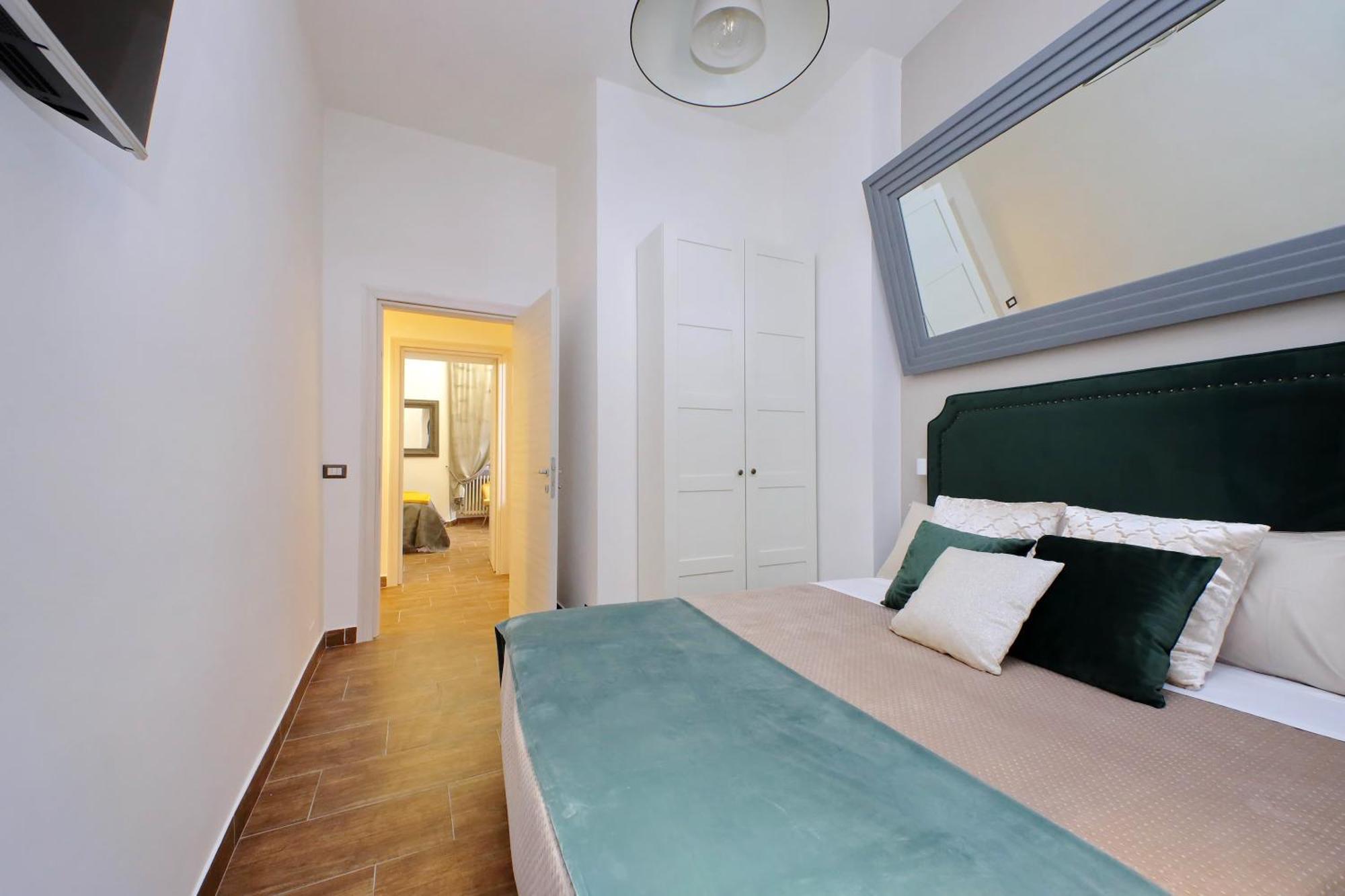 Elegant And New 3 Bedrooms Apt Near S. Peter! Rom