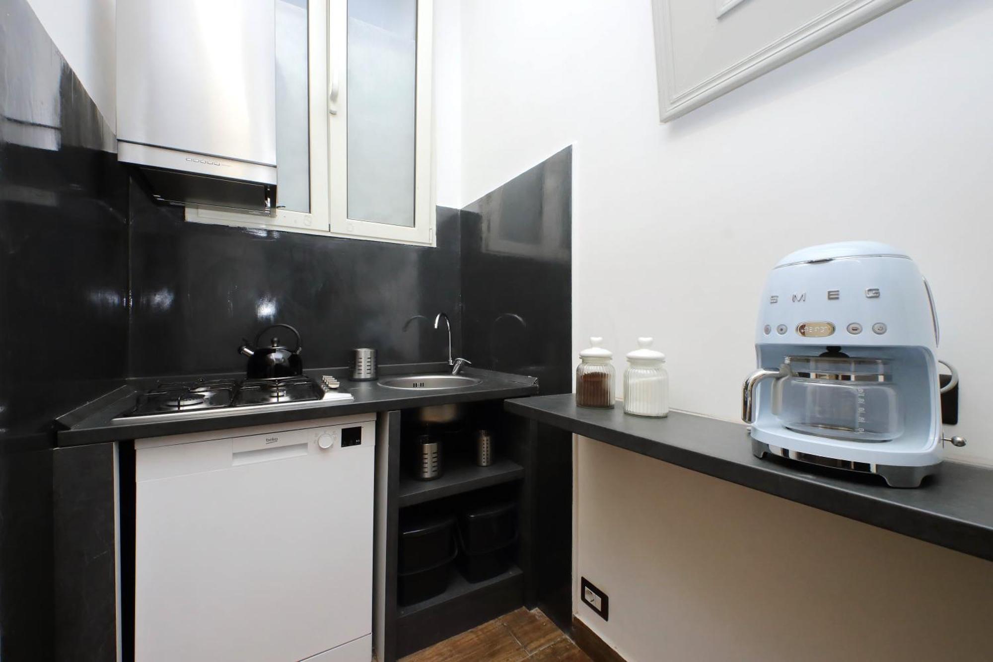 Elegant And New 3 Bedrooms Apt Near S. Peter! * Rom