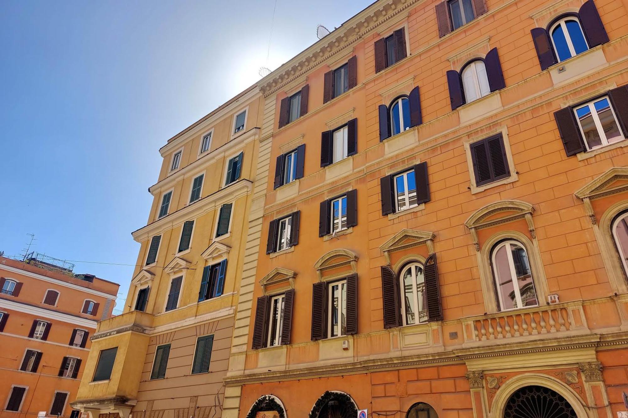 Elegant And New 3 Bedrooms Apt Near S. Peter! Rom